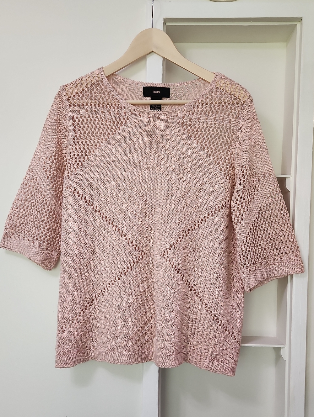 RAIN Metallic Blush Pink Open Knit Diamond Sweater Size M EUC